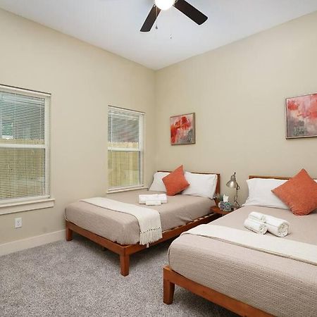 Spacious, Sleeps 6, St Phillips, King Bed San Antonio Zewnętrze zdjęcie