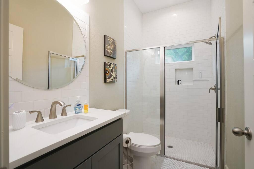 Spacious, Sleeps 6, St Phillips, King Bed San Antonio Zewnętrze zdjęcie